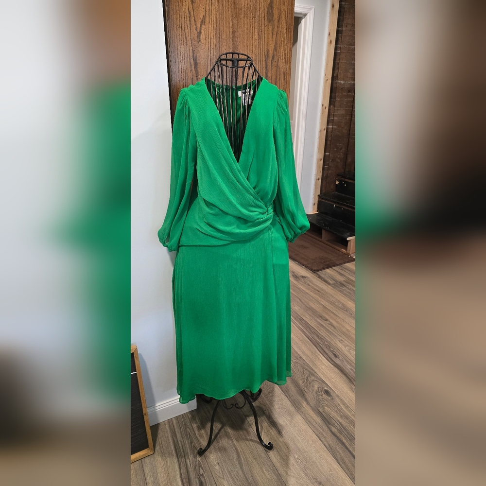 Elegant Green Women's Dress